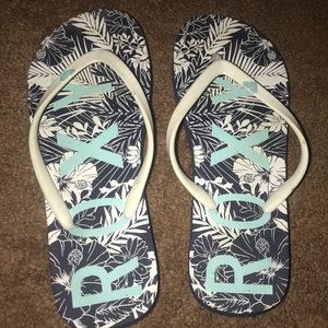 Roxy flip flops
